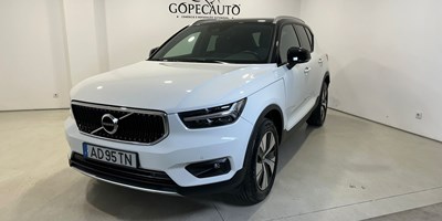 Volvo XC 40 1.5 T2 Momentum Plus Geartronic Dark